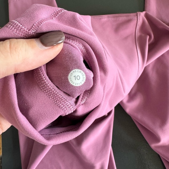 Lululemon wunder train 28’ leggings - Picture 4 of 5